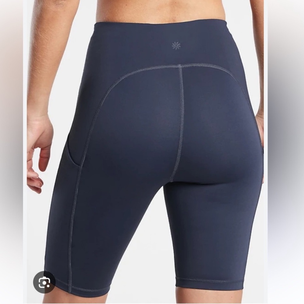 ATHLETA Ultimate Stash Pocket 9" Short Navy